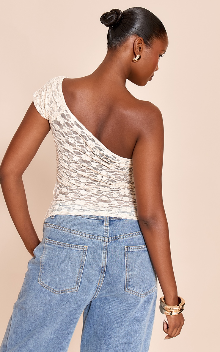 Top en dentelle texturée crème à col asymétrique image 2