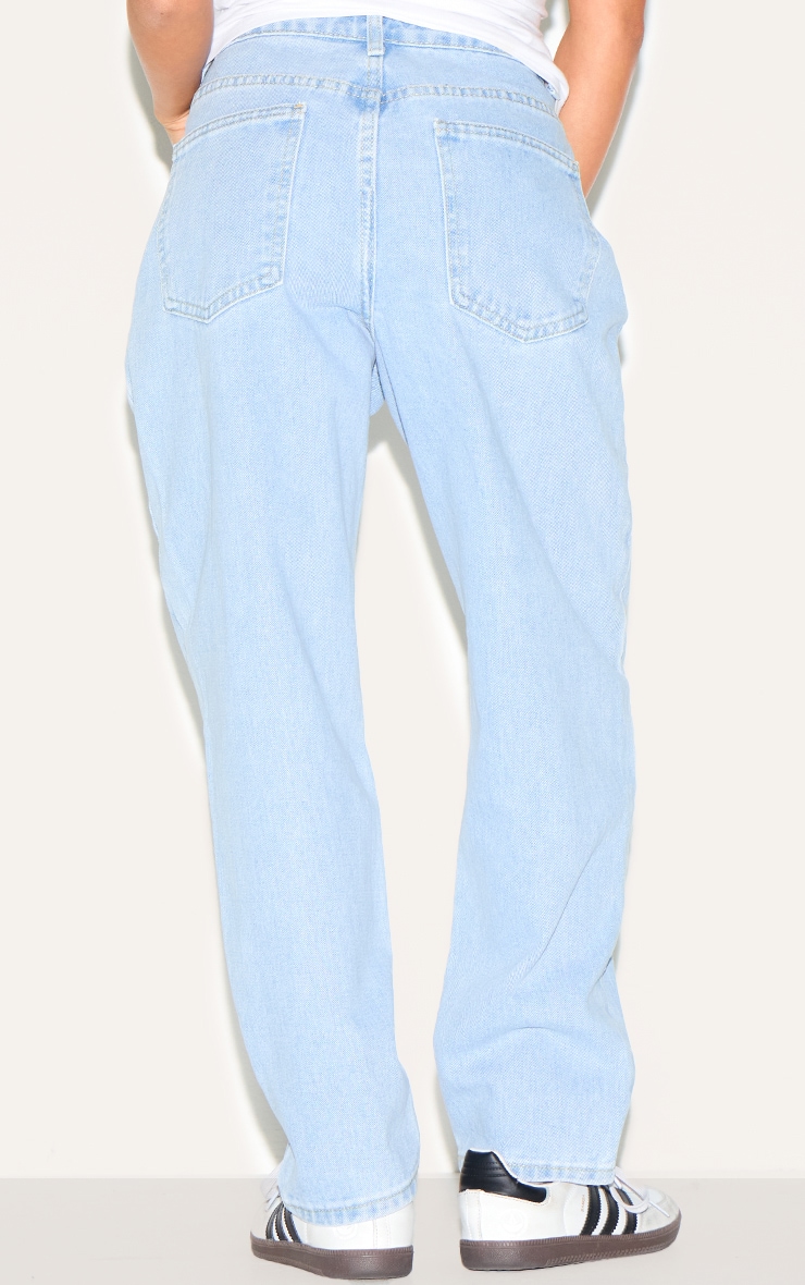 PRETTYLITTLETHING Petite Jean mom bleu clair à taille haute image 3