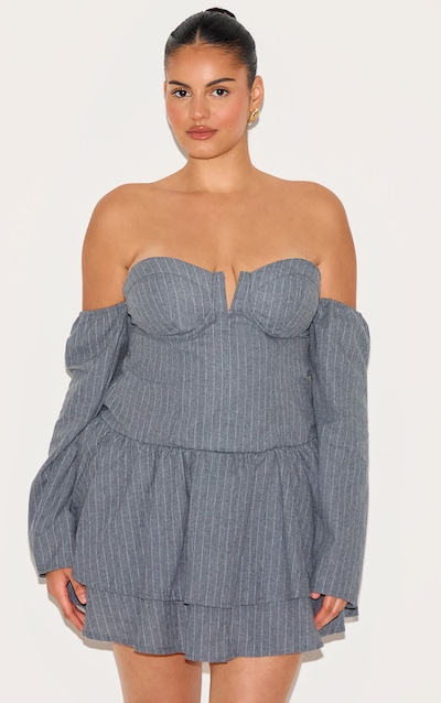 Plus Robe droite gris clair finement rayée à col bardot et détail bonnets