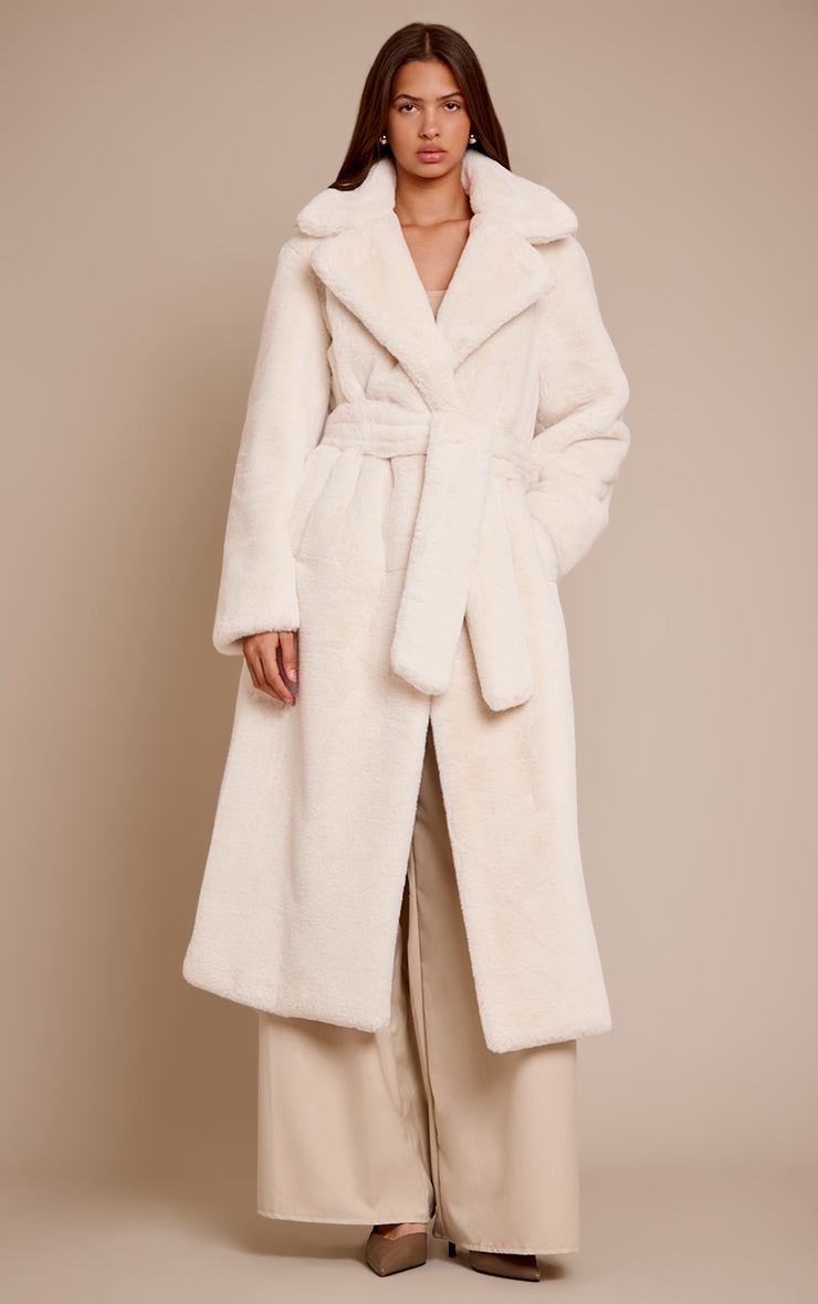 Manteau long en fausse fourrure crème à taille nouée image 3