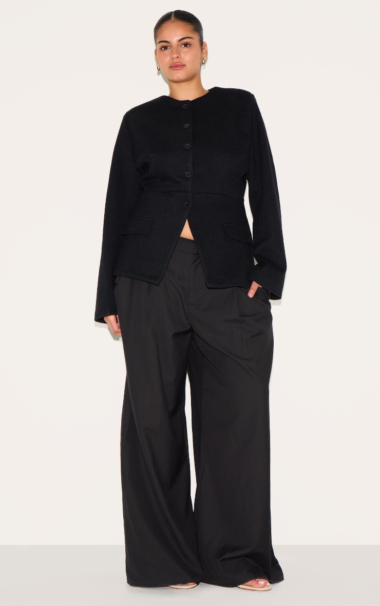Blazer long noir boutonné et allongé sans col pour grandes tailles image 3