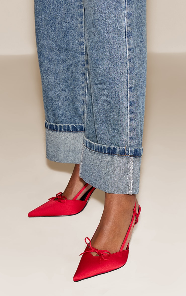 Escarpins pointus satinés rouges à talon moyen et noeuds image 1