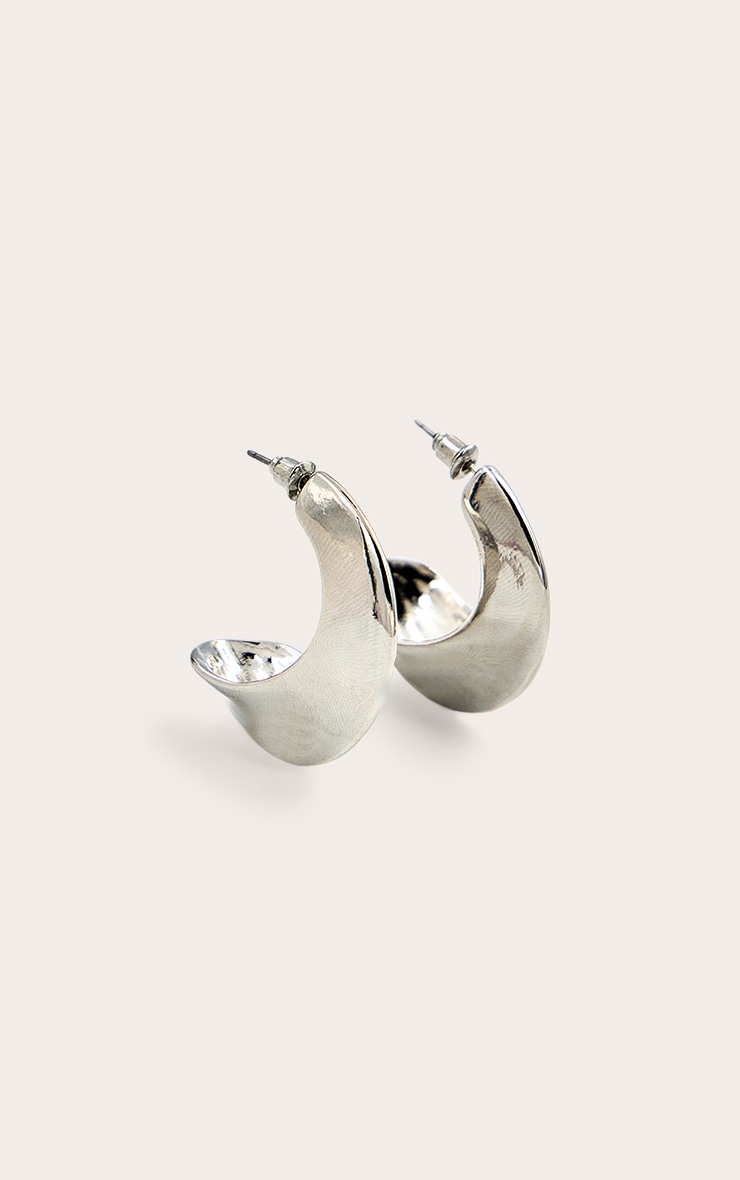 Boucles d'oreilles créoles argentées angulaires en croissant image 2