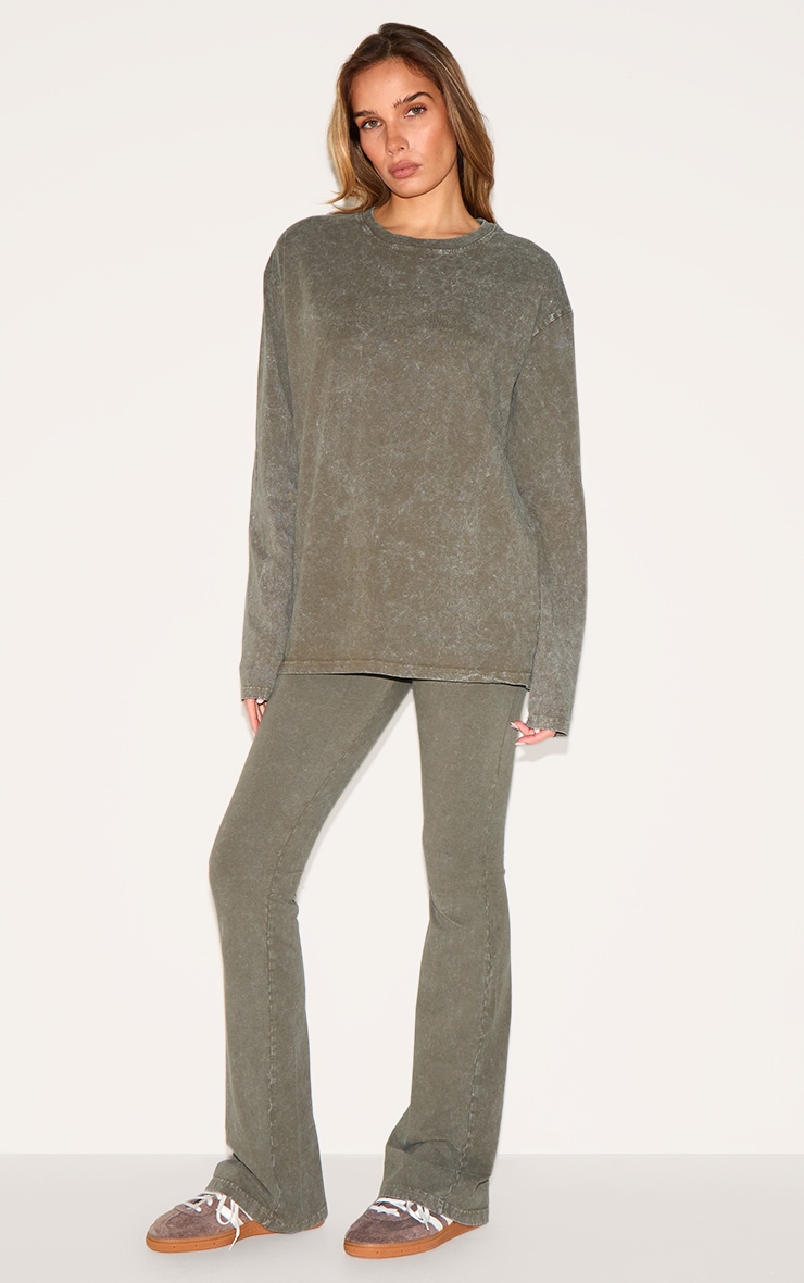 PRETTYLITTLETHING Olive Embossed Logo Washed Long Sleeve T-shirt image 3