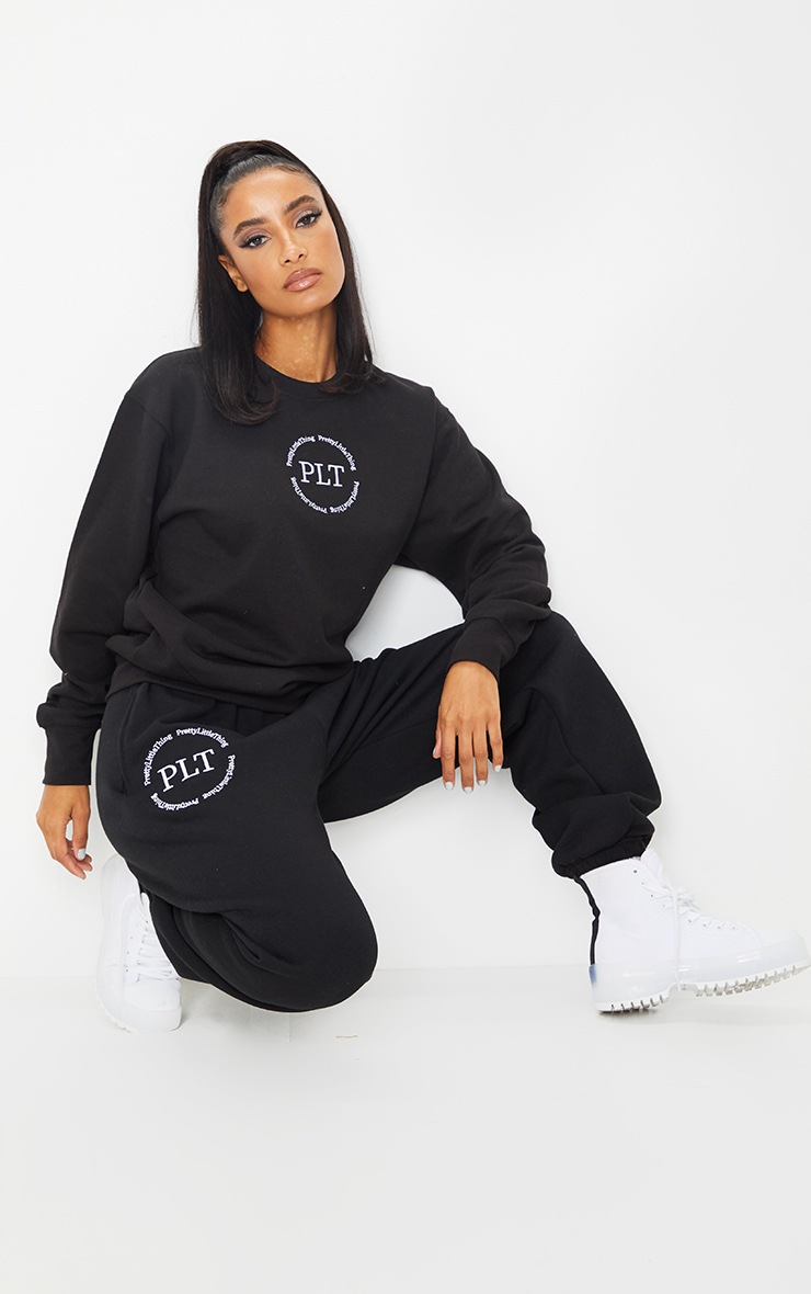 PRETTYLITTLETHING Black Circle Logo Sweatshirt