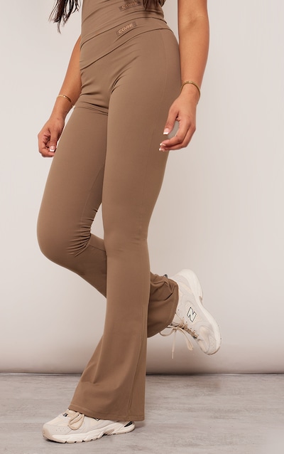 Tall Pantalon replié sculpt chocolat à contours et étiquette Core Collection