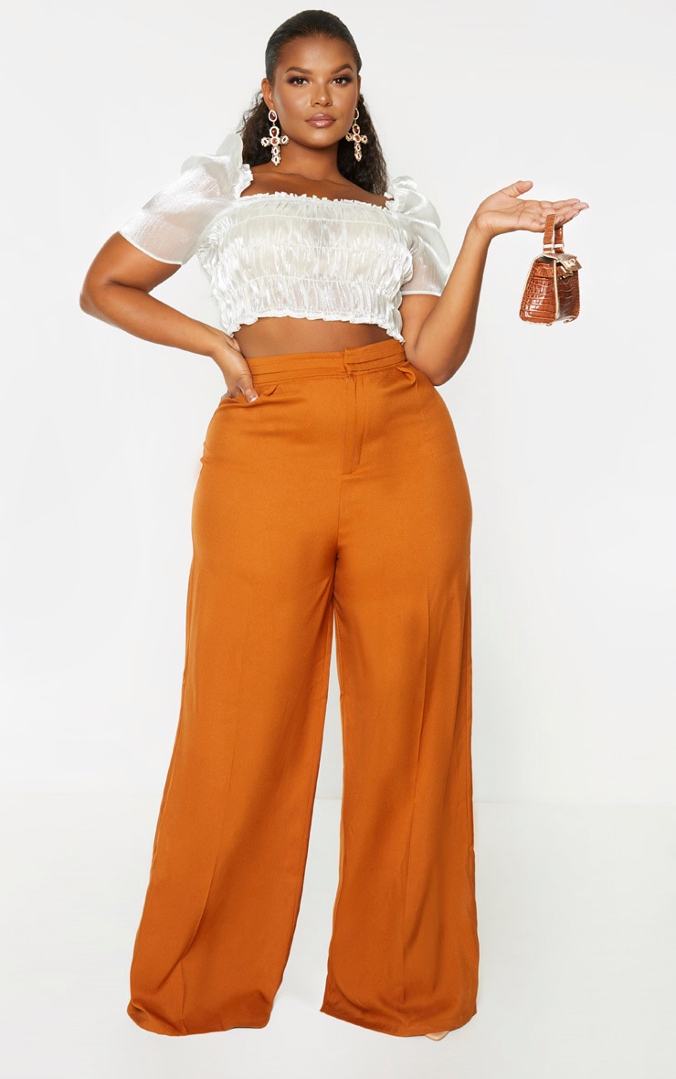 PLT Plus - Pantalon rouille à jambes évasées et détail taille plissée
