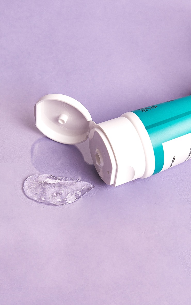 Q+A Niacinamide Gentle Exfoliating Cleanser PrettyLittleThing