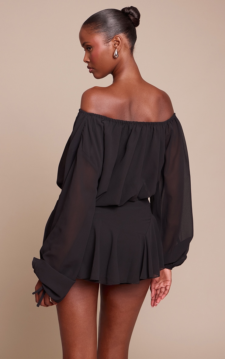 Combishort jupe-short fluide en mousseline de soie noire à col bardot image 2