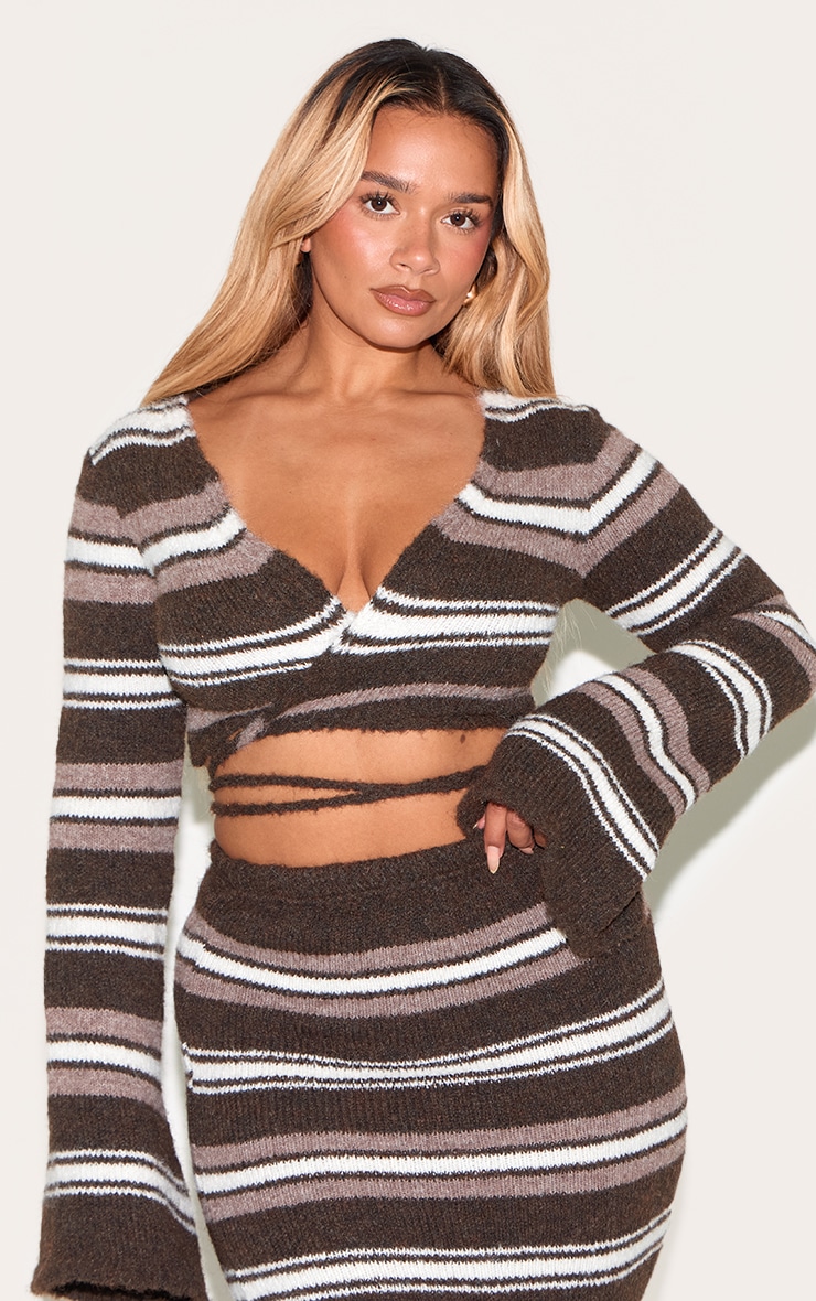 Shape Top en maille tricot brossée chocolat noué devant à rayures image 1