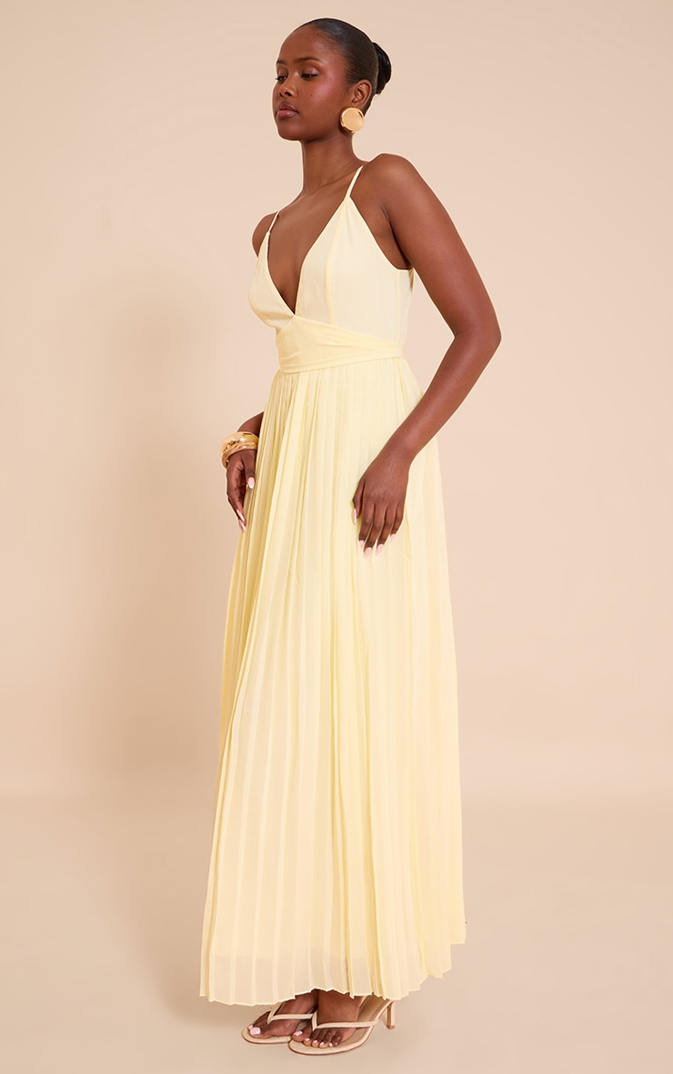 Robe longue en mousseline de soie jaune citron plissée à bretelles fines et détail ceinture image 1