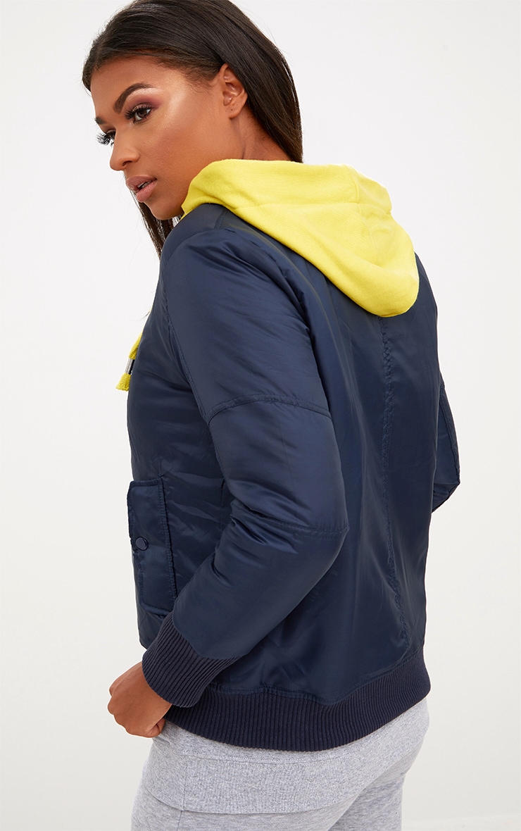 thumb hole jacket myntra
