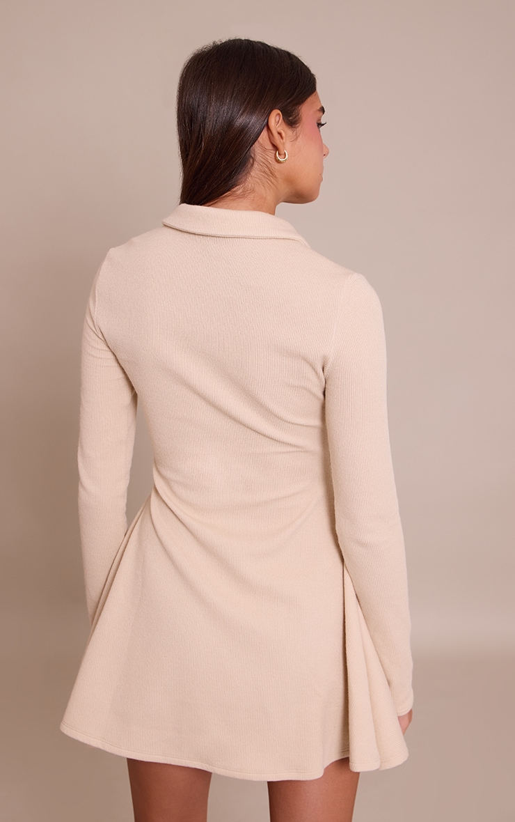 Robe droite côtelée crème à manches longues image 2