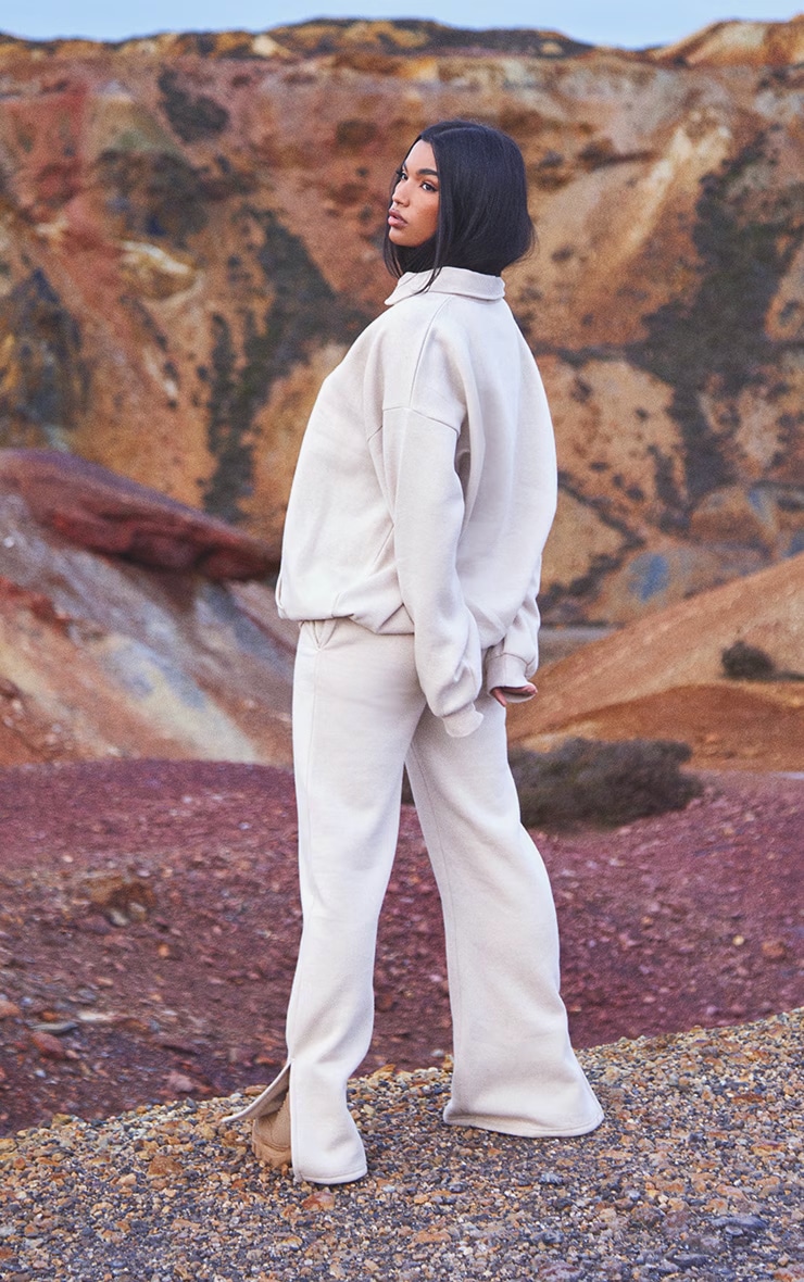 Oatmeal Embroidered Fit Collar Sweatshirt | Sweat