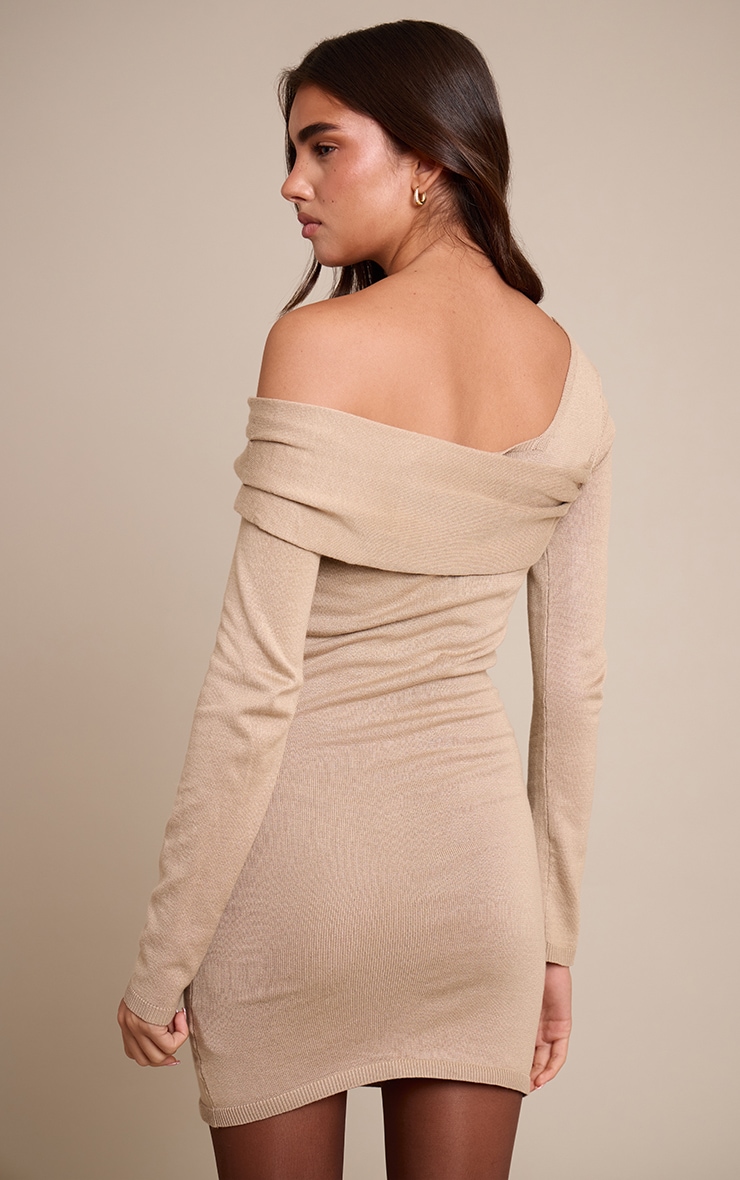 Mini robe asymétrique en maille tricot camel à manches longues image 2