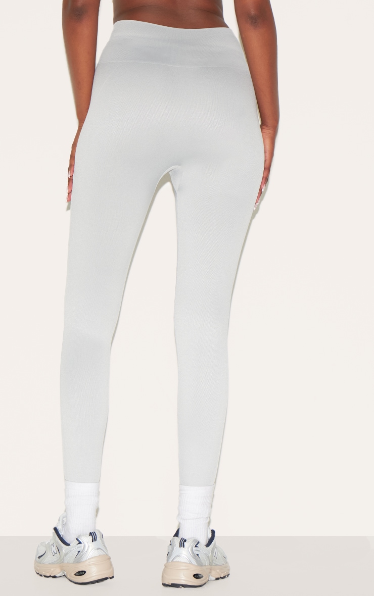 Legging gris clair à taille haute et lignes sans coutures image 3