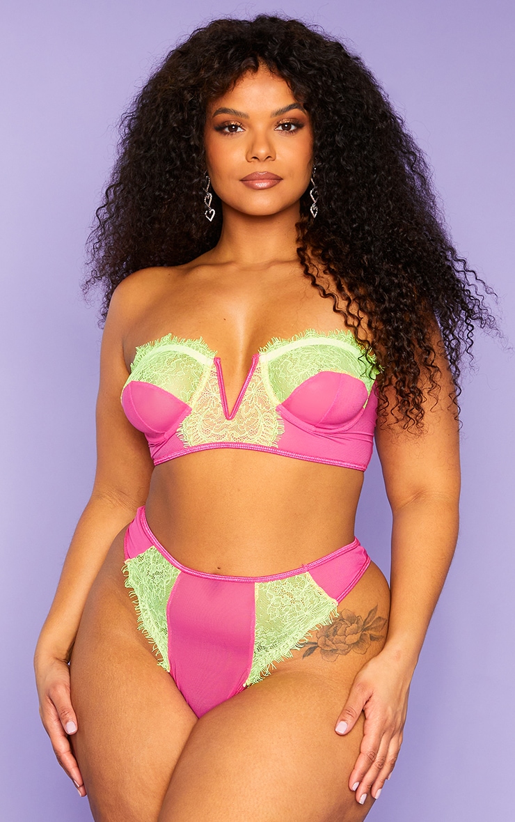 PLT Plus - Soutien-gorge en dentelle contrastante rose vif à armatures et détail en mesh