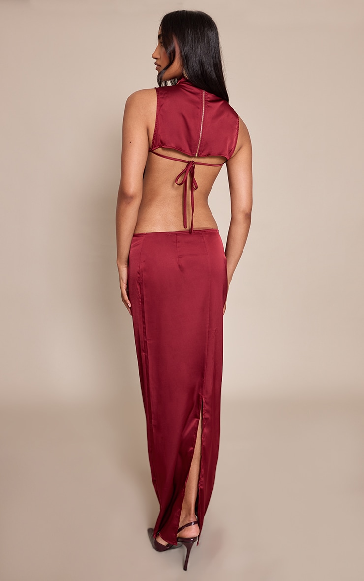 Jupe longue satinée bordeaux à taille mi-haute image 3
