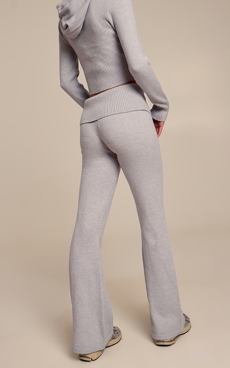 Pantalon flare en maille tricot gris clair à bande repliée sur la taille image 3