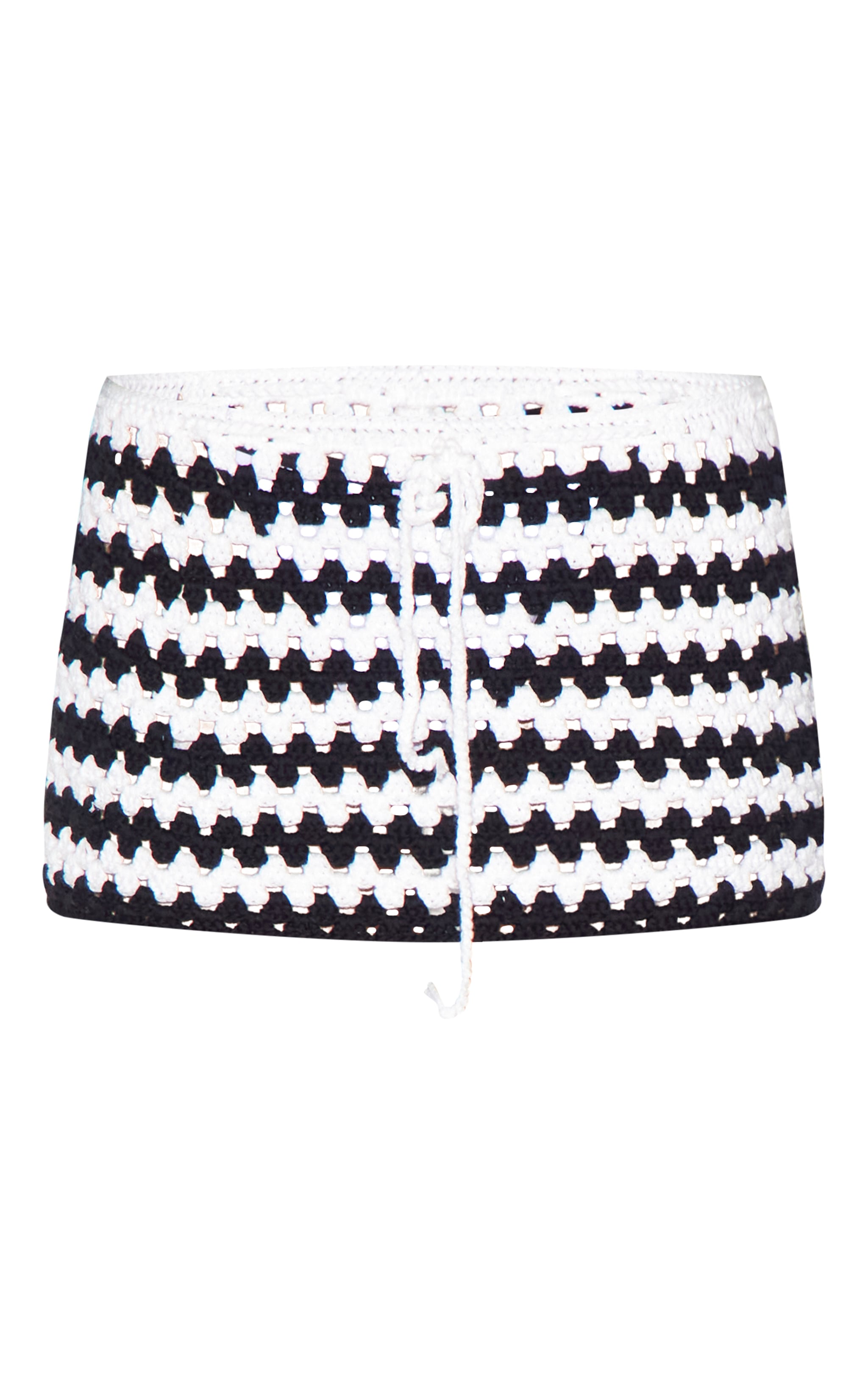 Mini-jupe de plage en maille style crochet noire et blanche à rayures  image 6