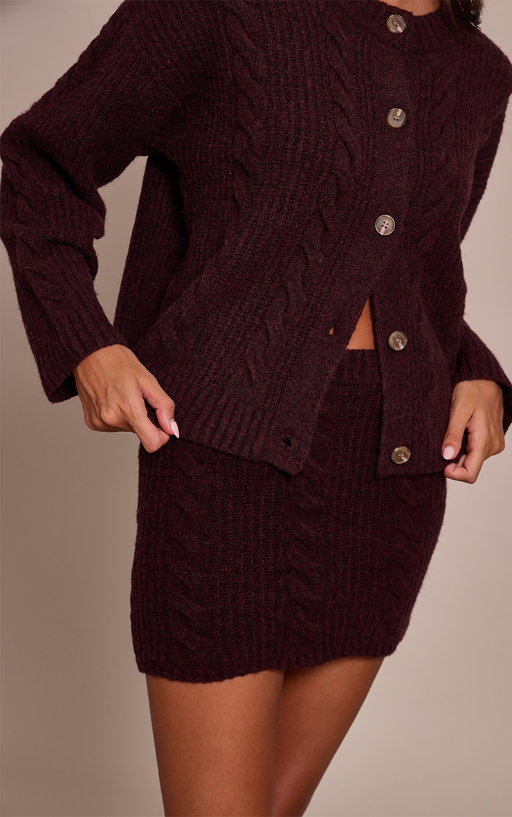 Cardigan en maille tricot torsadée prune chocolat à boutons image 4