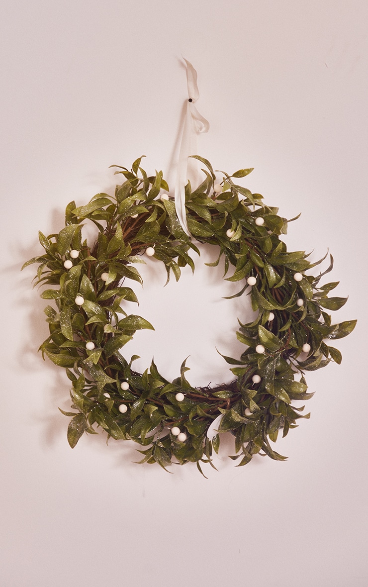 Ginger Ray Mistletoe Wreath image 2