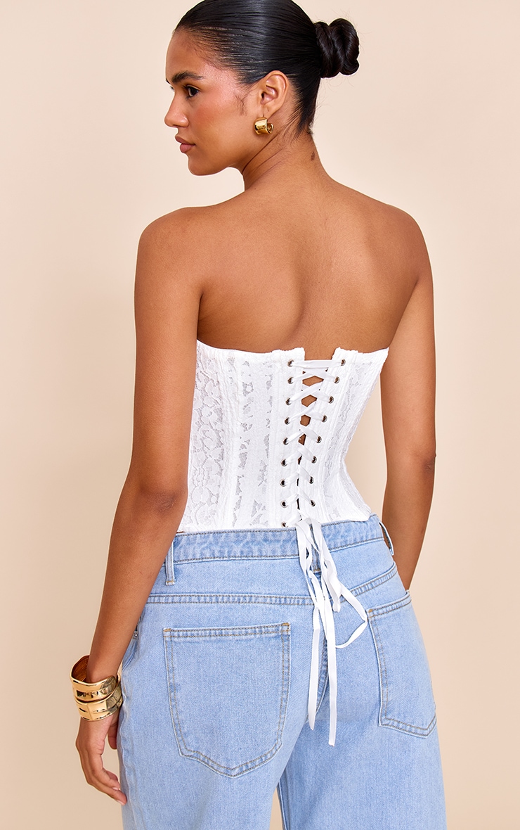Top corset bustier en dentelle blanche à lisérés structurants image 2