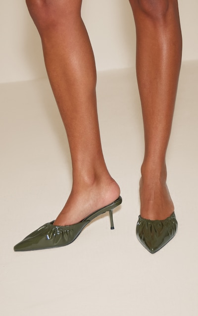 Mules style escarpins en PU vert olive froncées à petit talon