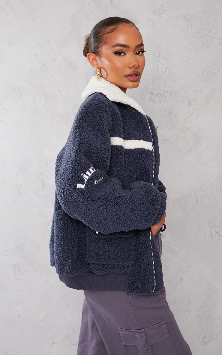 PRETTYLITTLETHING Petite Navy Contrast Borg Trucker image 2