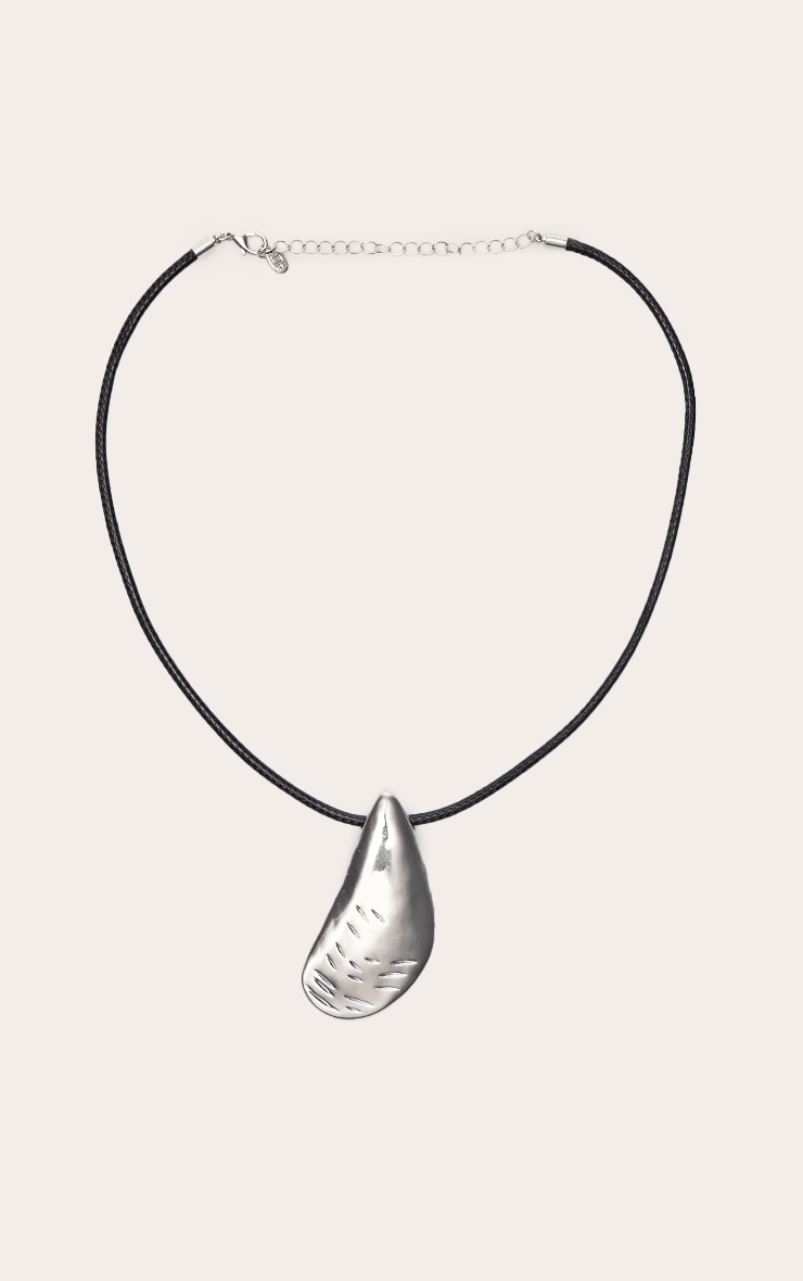 Silver Oyster Shape Oversized Cord Necklace image 2