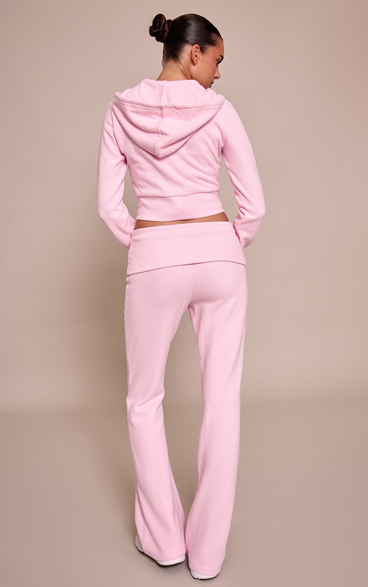 Pantalon flare très doux rose à taille repliée image 3