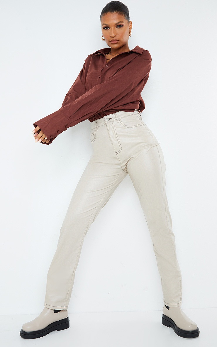 Pantalon similicuir gris pierre à coutures contrastées