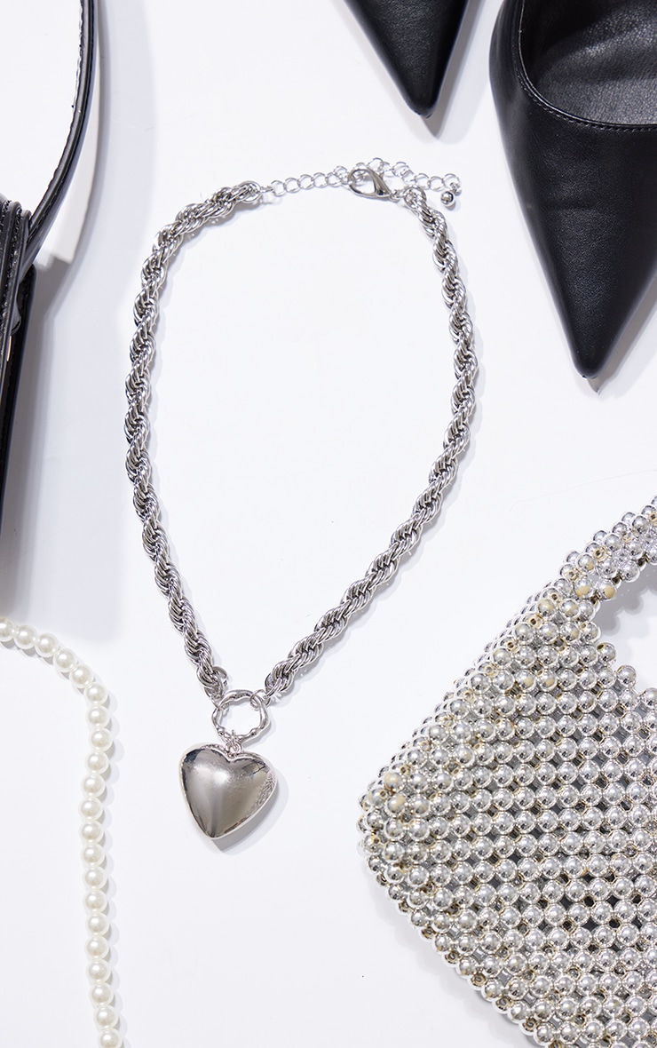 Silver top twisted chain