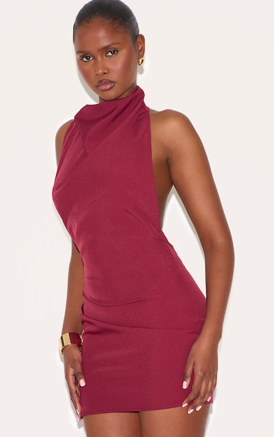 Robe moulante rouge vin à dos nu et col bénitier montant