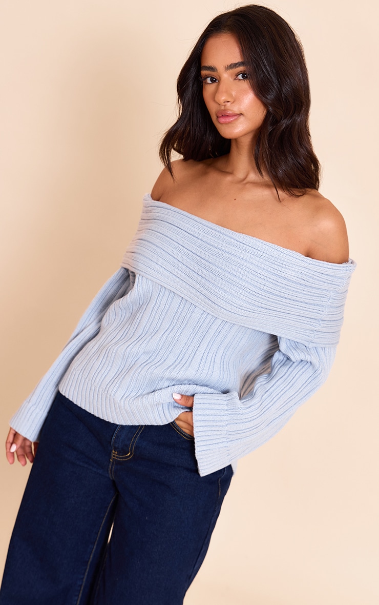 Petite Pull en maille tricot bleu ciel à épaules dénudées image 1