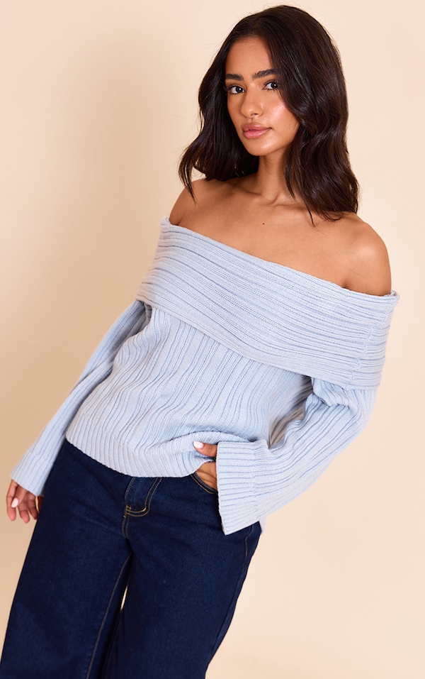 Petite Pull en maille tricot bleu ciel à épaules dénudées