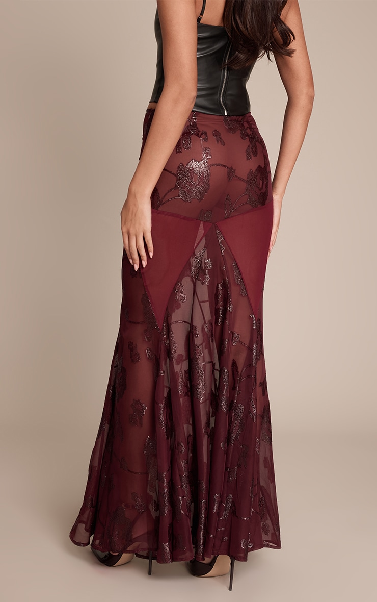 Jupe longue prune transparente à détails brodés et godet image 3