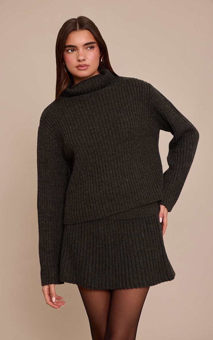 Pull en maille tricot grise à col roulé image 4