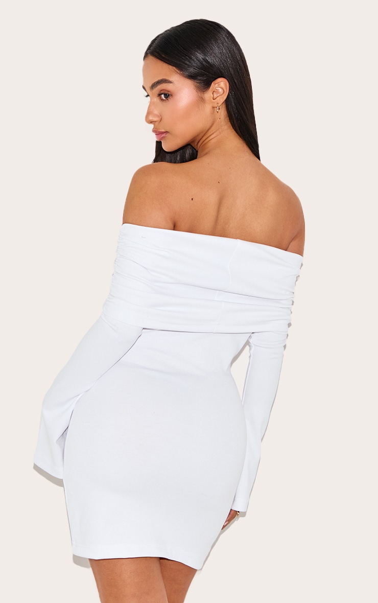 Petite Mini robe bustier blanche à col replié et manches longues image 2