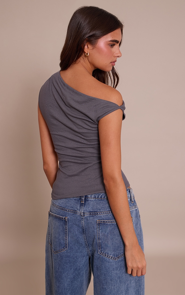 Top côtelé doux gris anthracite sans manches à détail drapé asymetrique image 2