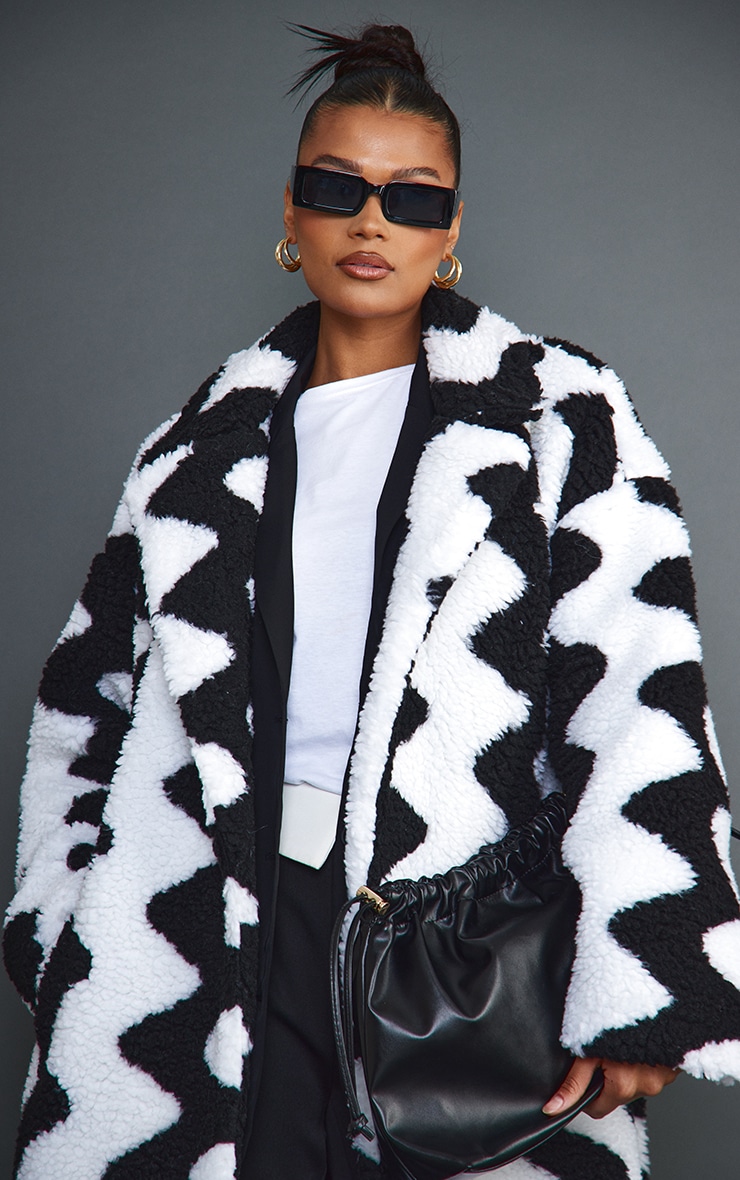 Monochrome Wave Print Borg Coat image 4