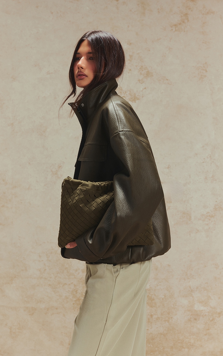 Veste en PU kaki à col entonnoir et boutons cachés image 2