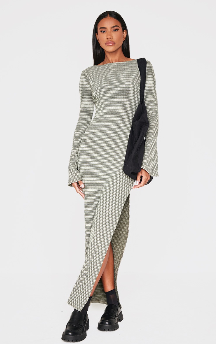 Khaki Textured Flared Sleeve Maxi Dress PrettyLittleThing KSA