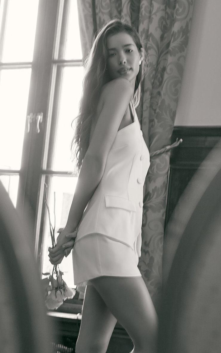 Premium White Tailored Pleated Shorts image 3