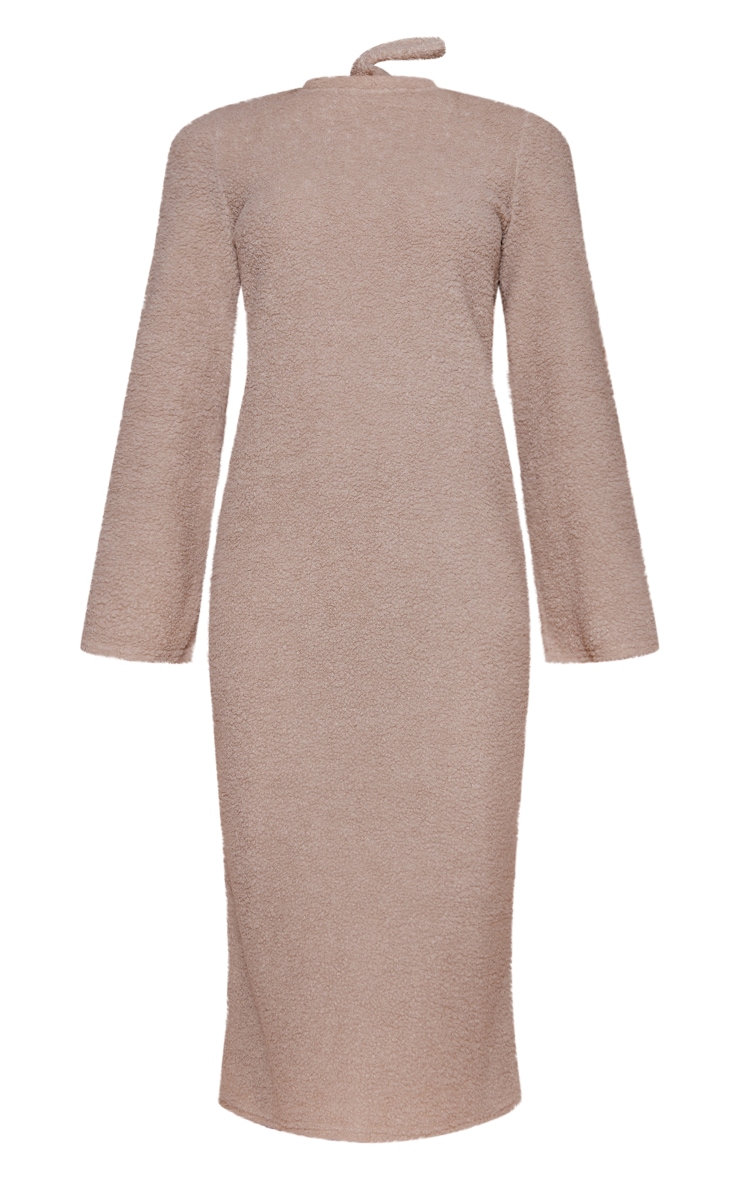 Robe mi-longue en imitation mouton gris pierre à dos nu lacé image 5
