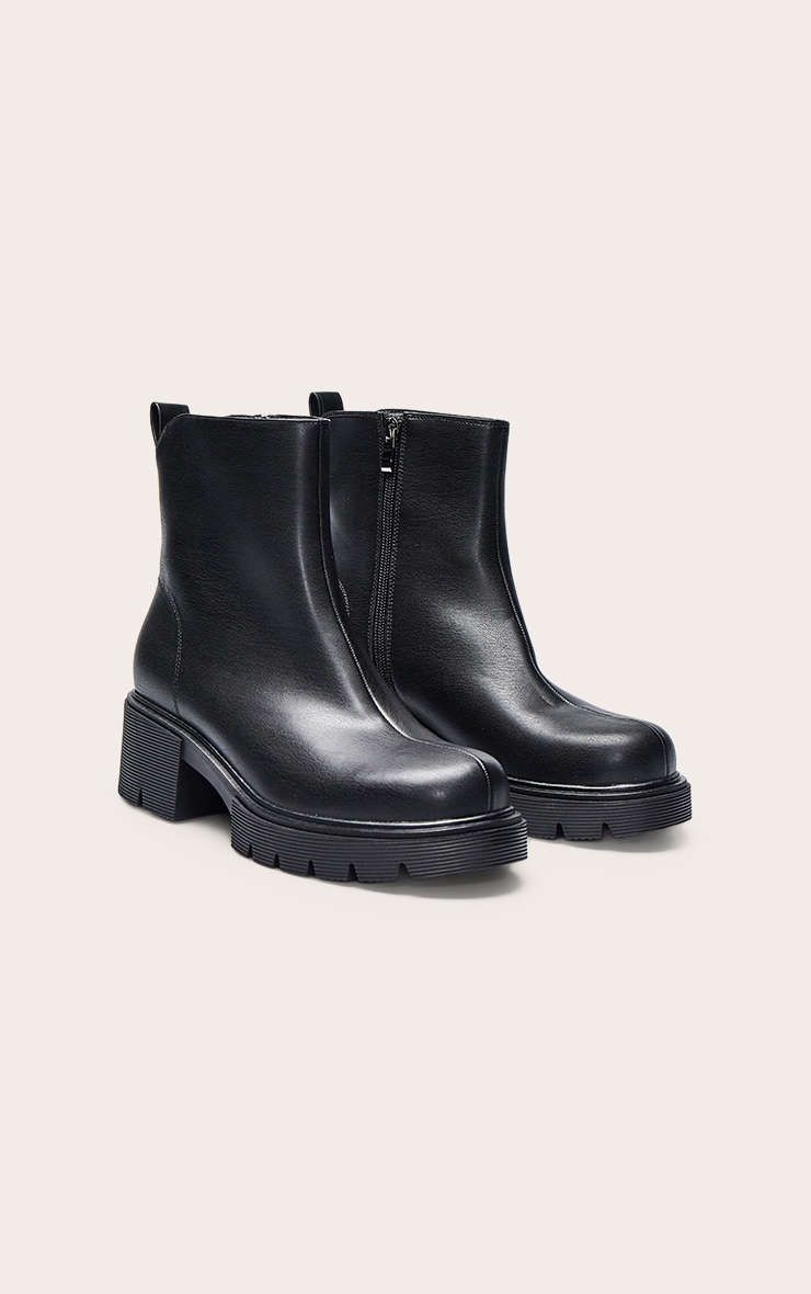 Wide Fit Black Chunky Cleated Sole Dipped Ankle Boot image 3