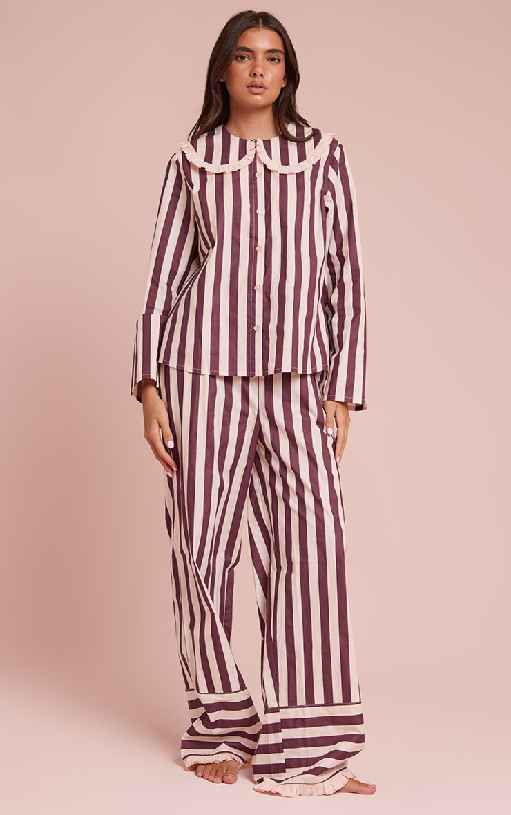 Pyjama bordeaux à rayures avec col ouvert et pantalon large image 3