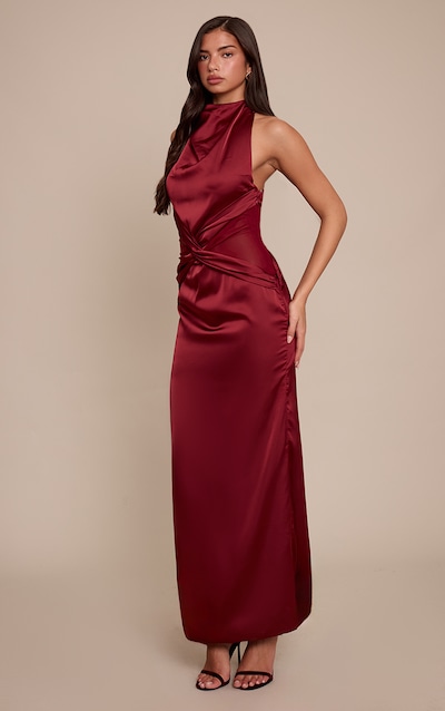 Robe longue satinée rouge vin à détail en mesh