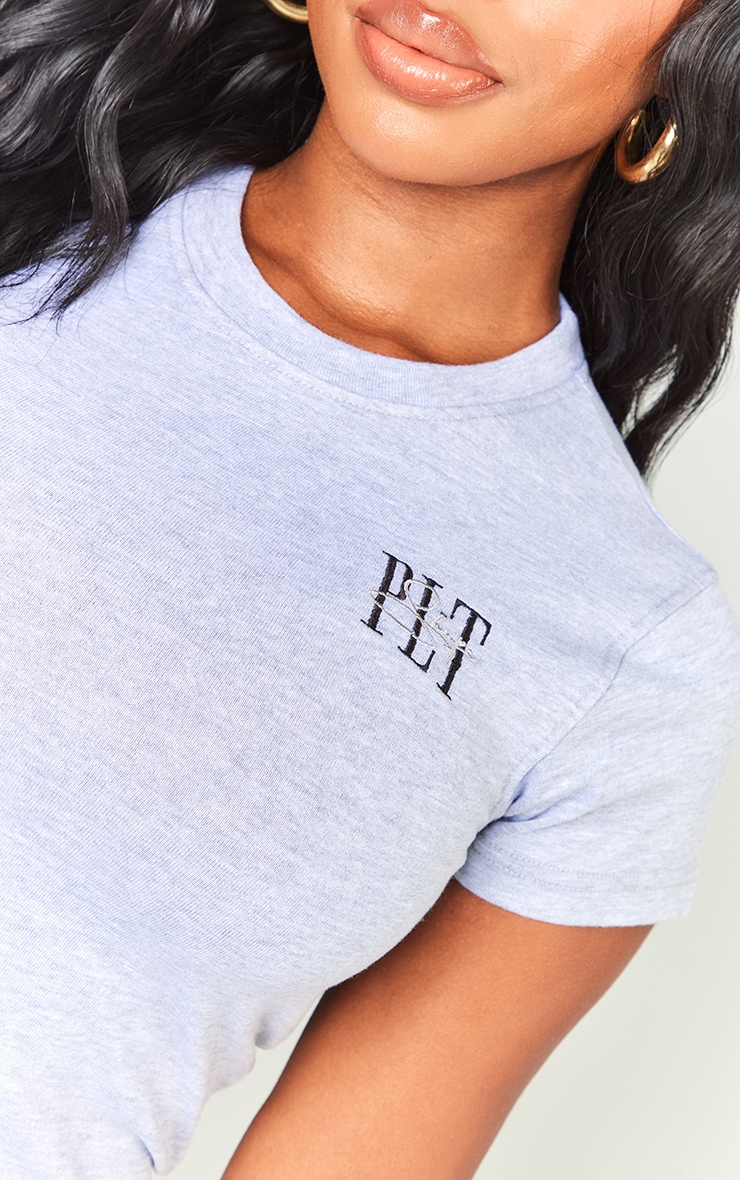PRETTYLITTLETHING Shape T-shirt long en coton gris chiné imprimé image 4
