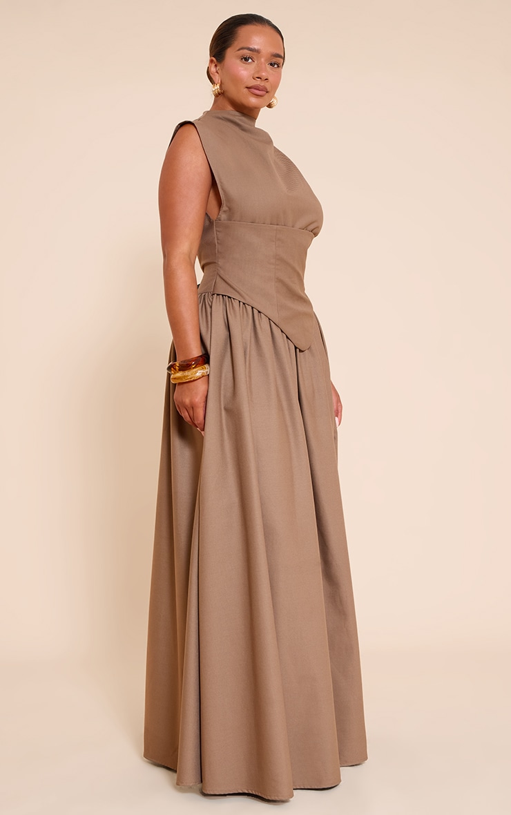 Shape Robe droite longue tissée café au lait à col montant et détail corset image 3